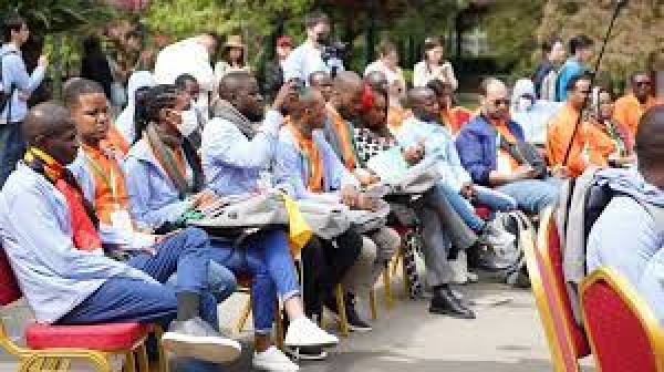 De jeunes Africains achèvent un programme d'entrepreneuriat en Chine