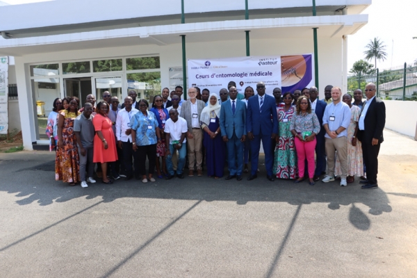 Côte d’Ivoire : des techniciens africains de santé publique renforcent leurs compétences en entomologie médicale à Abidjan