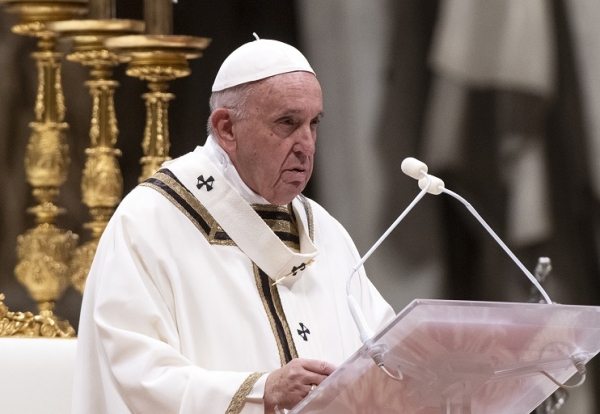 Climat: Le pape appelle à un engagement urgent