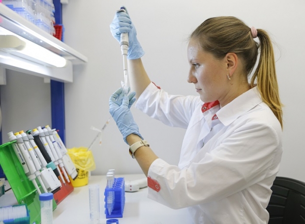 Grande- Bretagne/ Covid-19: un vaccin attendu en début d'année